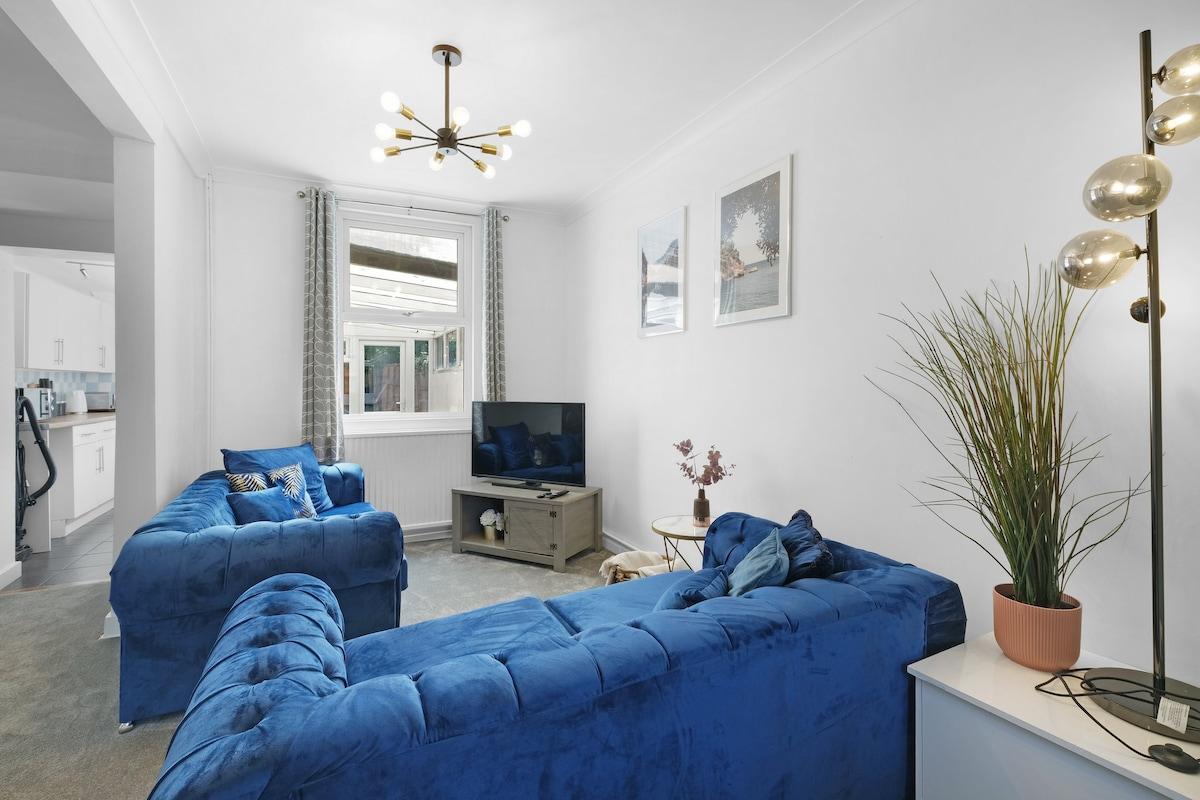 The Charming 3 Bedroom House at Blakes Cottages2