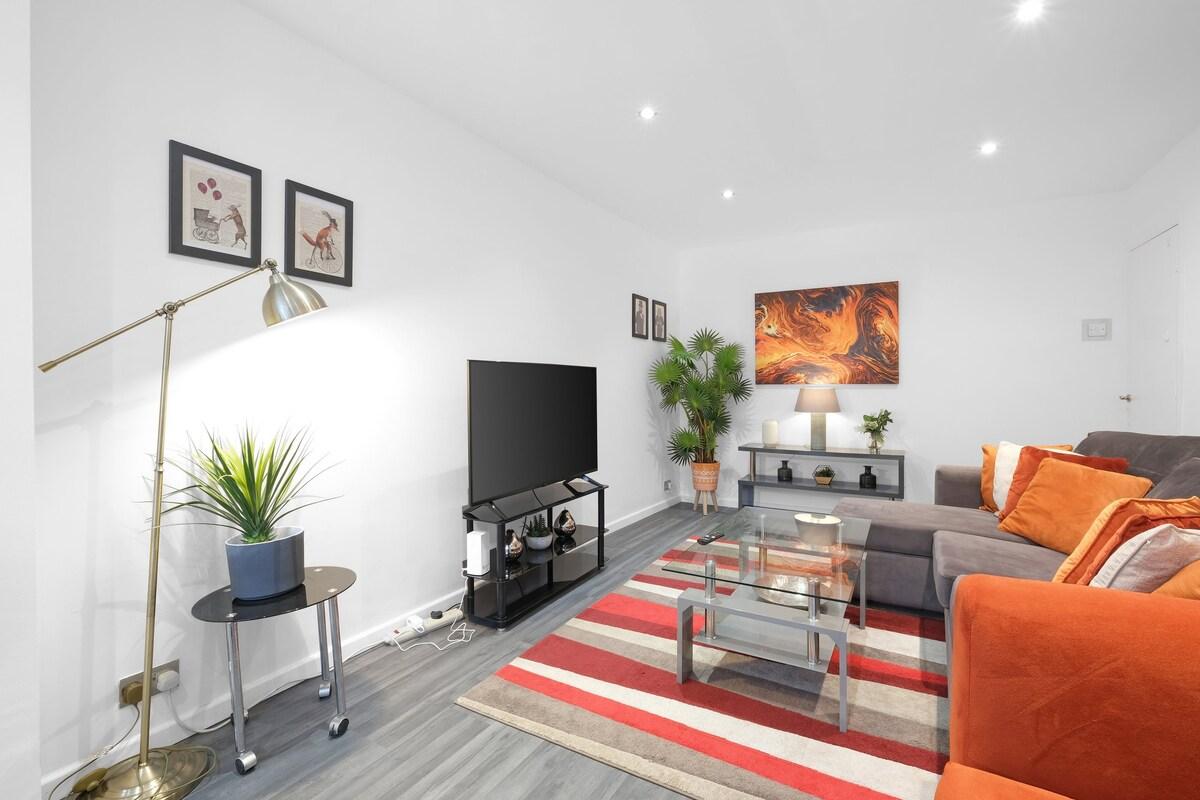 Spacious 5 Bedroom 3 Bath Serviced House – Croydon4