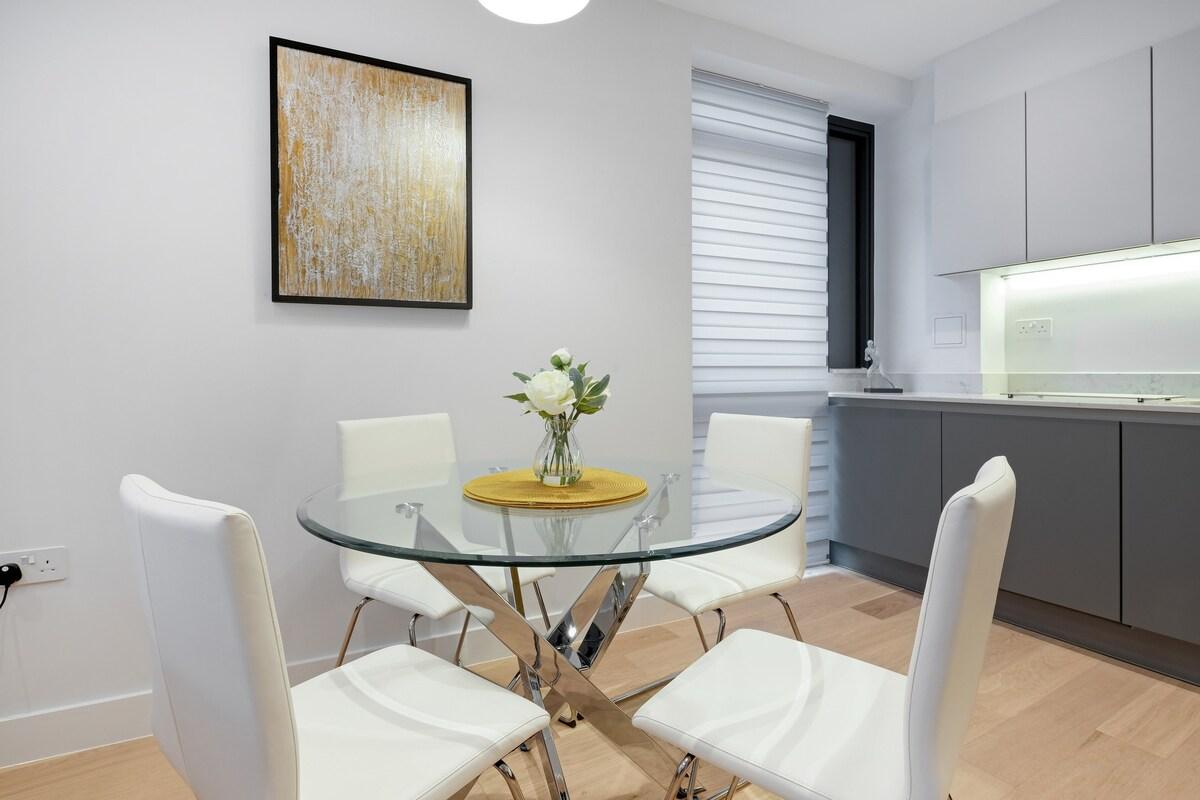 Belmore 2 Bedroom Luxury Apt. + Parking - 062