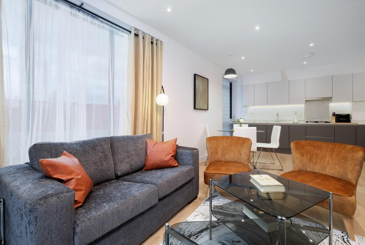 Belmore 2 Bedroom Luxury Apt. + Parking - 065