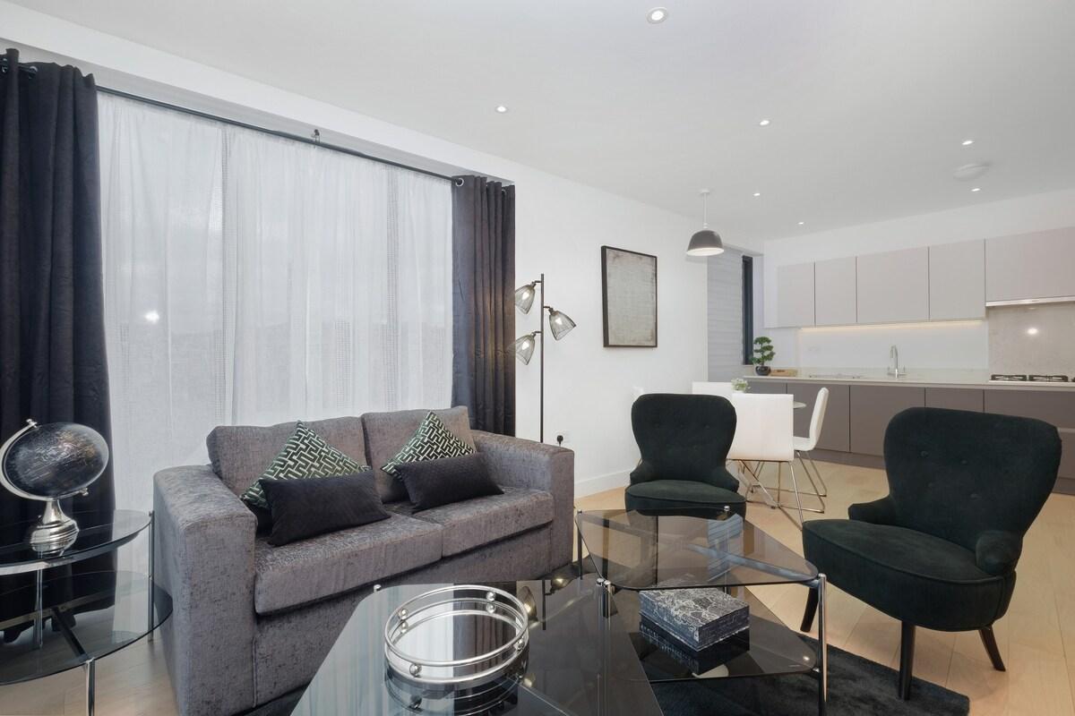 Belmore 2 Bedroom Luxury Apt. + Parking - 152