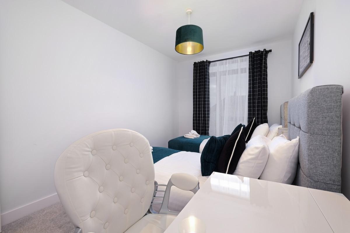 Belmore 2 Bedroom Luxury Apt. + Parking - 156