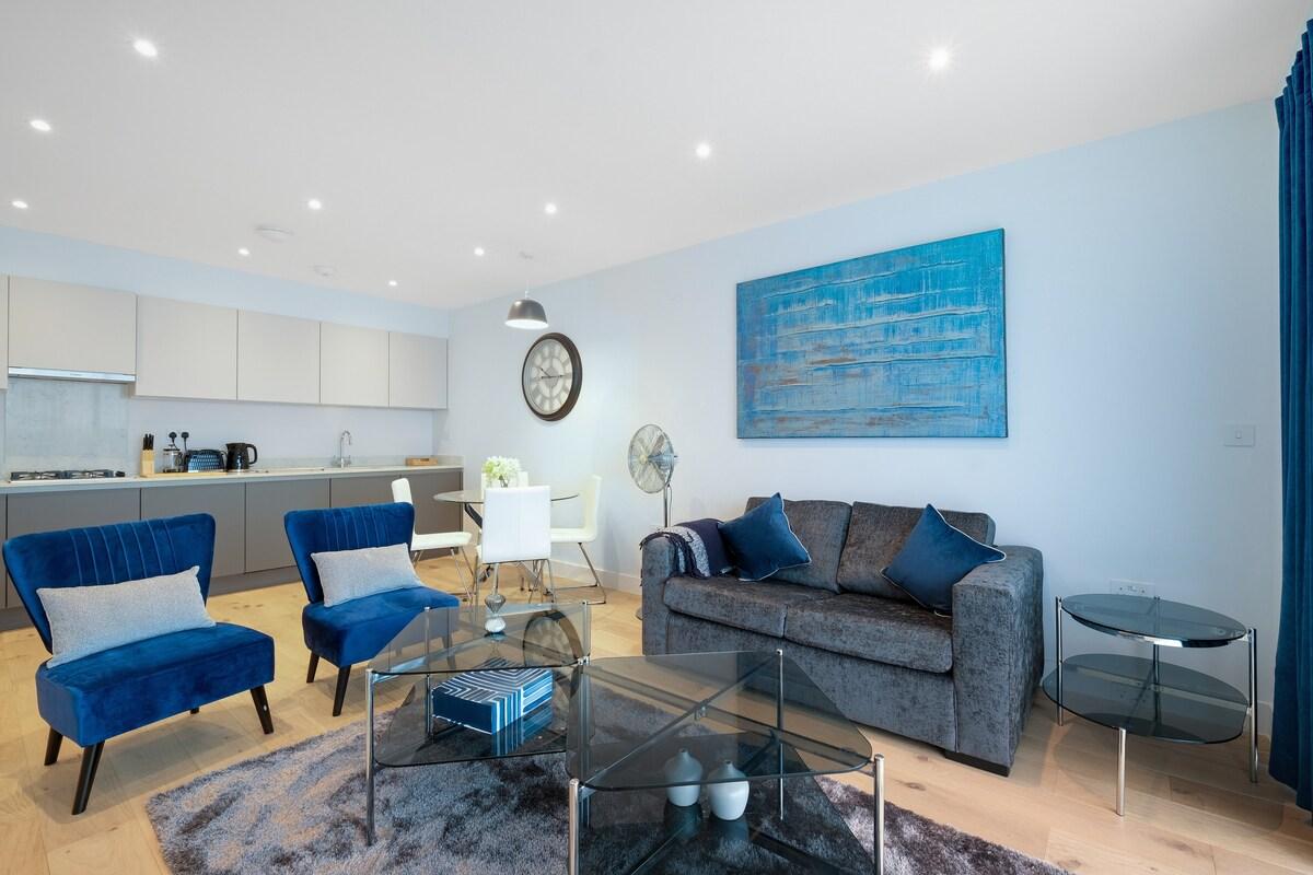 Belmore 2 Bedroom Luxury Apt. + Parking - 212