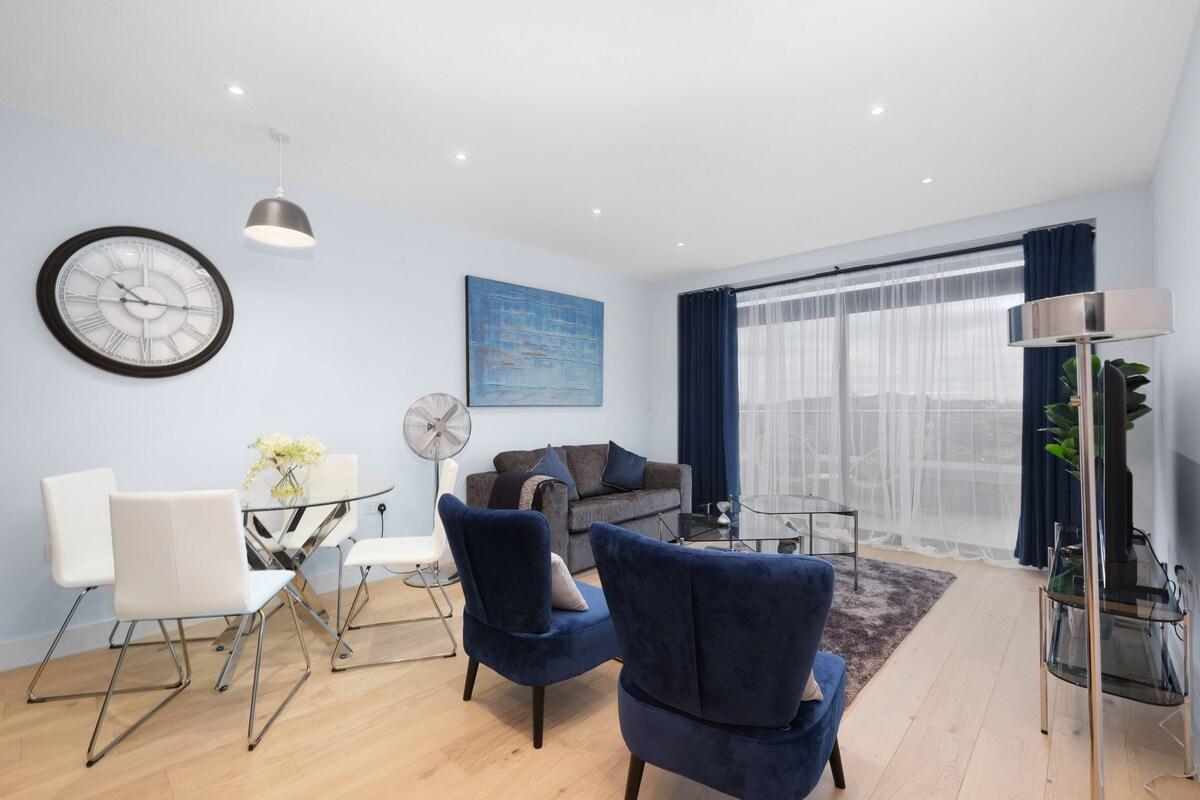 Belmore 2 Bedroom Luxury Apt. + Parking - 215