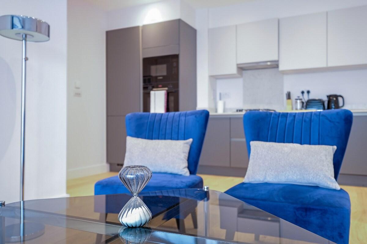 Belmore 2 Bedroom Luxury Apt. + Parking - 216
