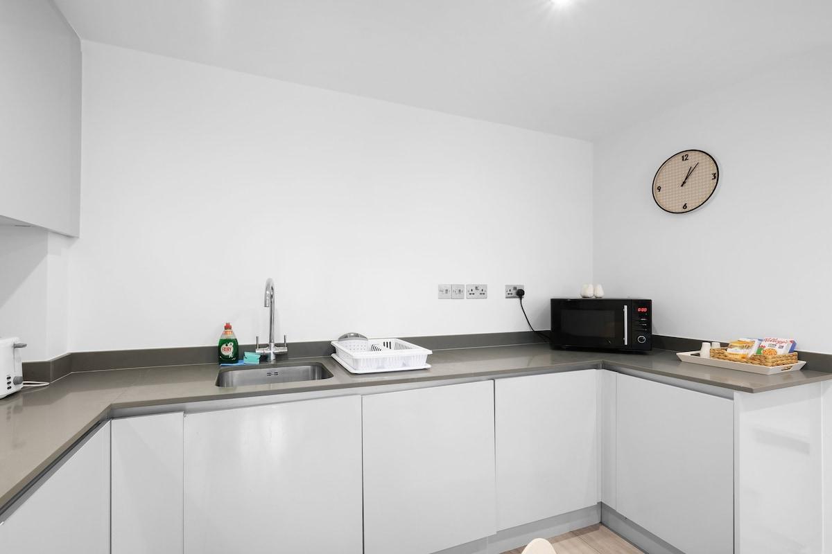 St Martins 2 Bedroom & 2 Bathroom Apt. 3 - Ruislip5
