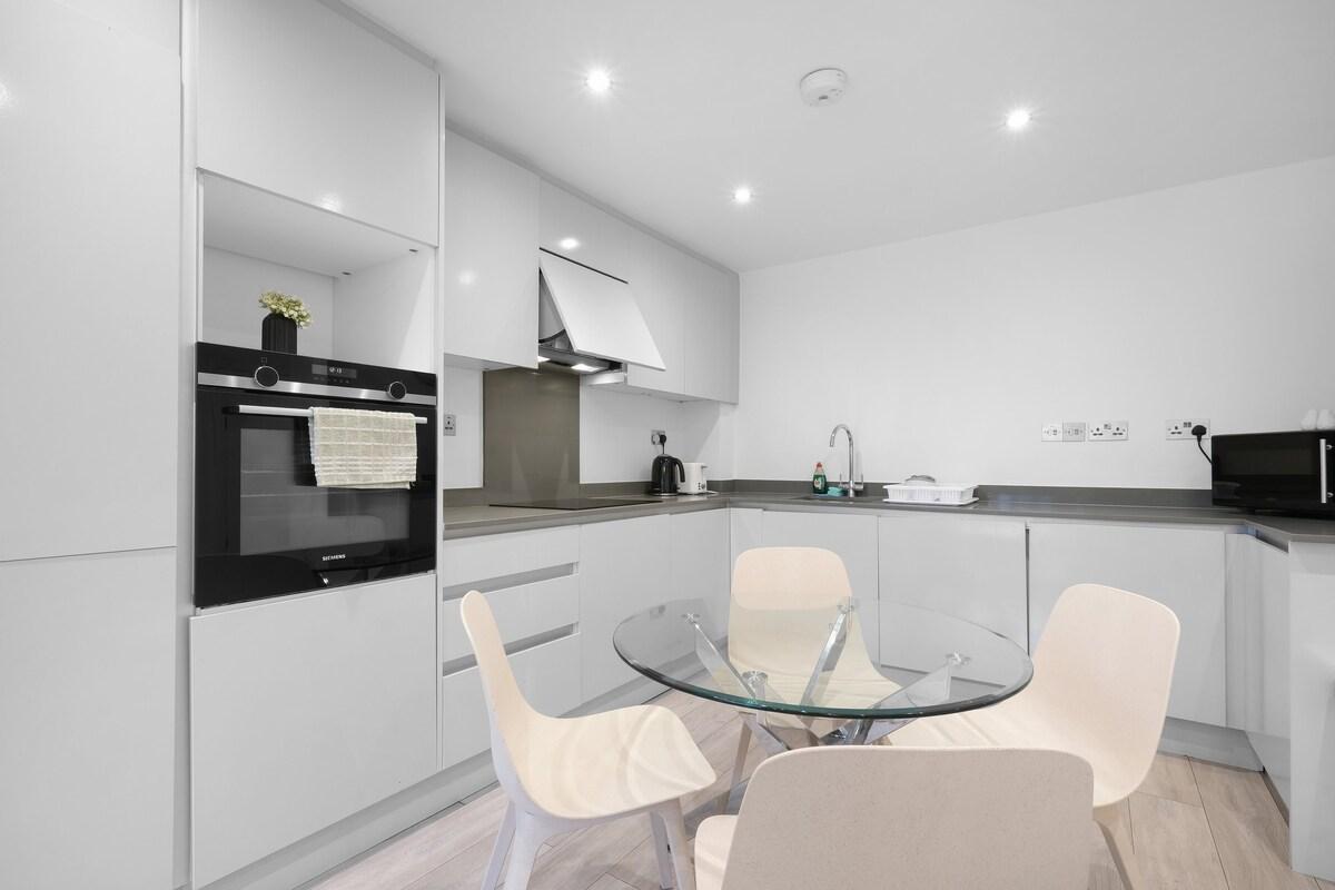 St Martins 2 Bedroom & 2 Bathroom Apt. 3 - Ruislip6