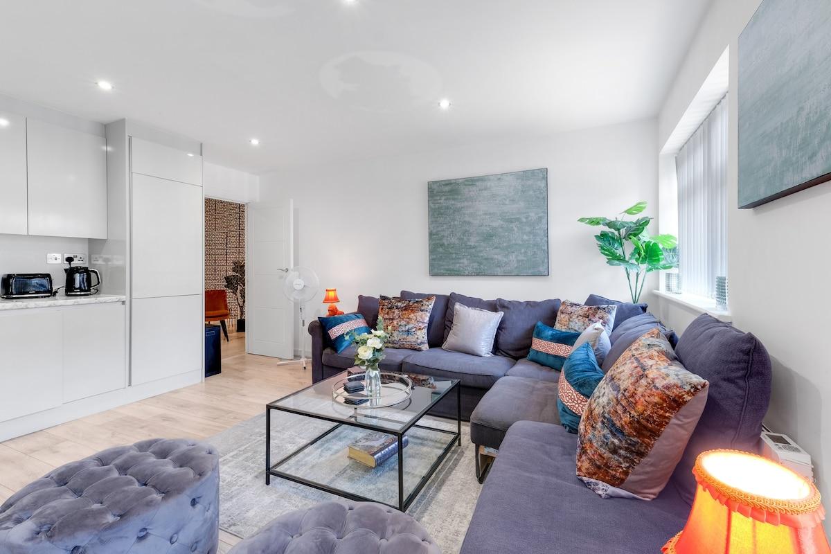 St Martins 2 Bedroom & 1 Bathroom Apt.10 - Ruislip3