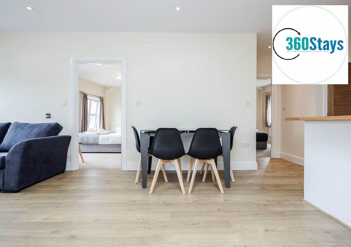 Luxury 2 Bedroom Apt.03 with Parking in Maidenhead3