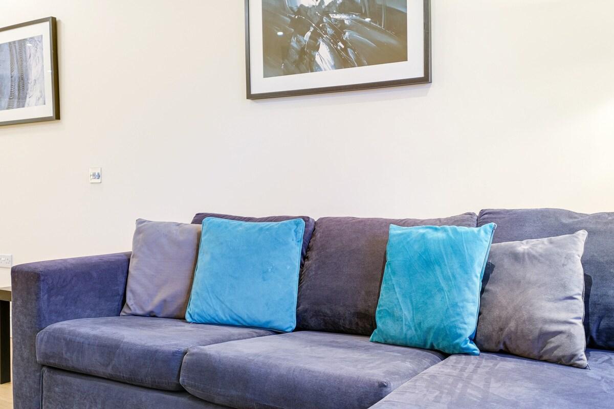 Luxury 3 Bedroom Apt.04 with Parking in Maidenhead6