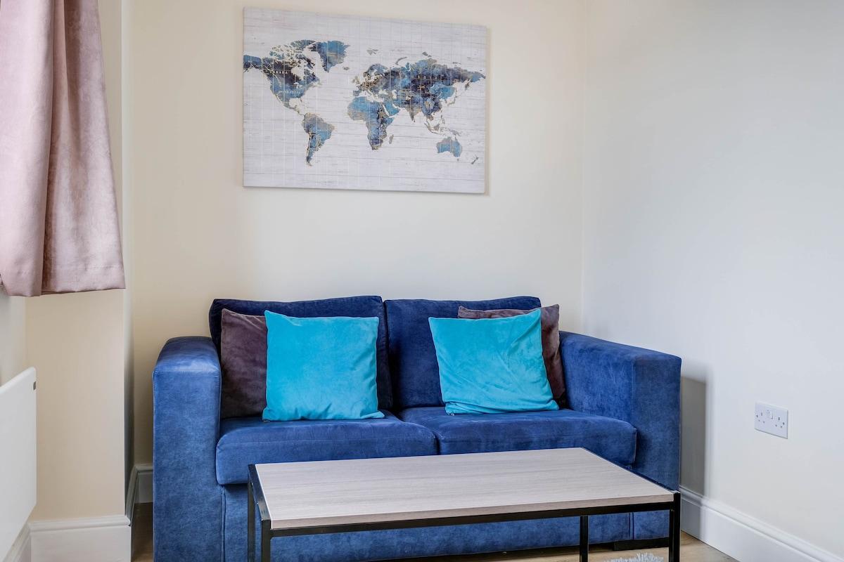 Luxury 2 Bedroom Apt.05 with Parking in Maidenhead3