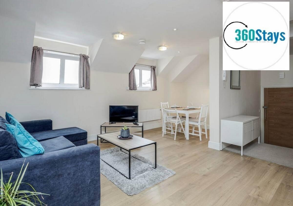 Luxury 1 Bedroom Apt.06 with Parking in Maidenhead2
