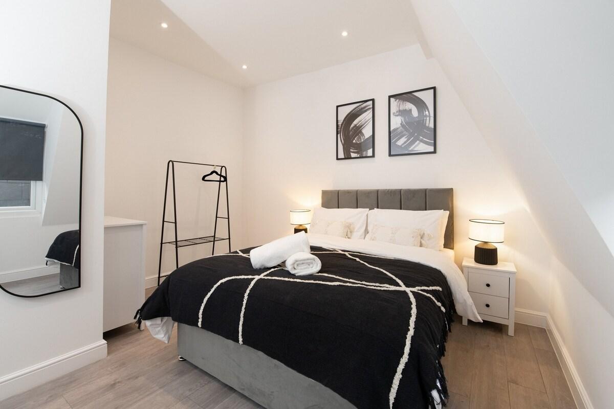 Woodside Park 3 Bedroom and 2 Bathroom Apt. B6