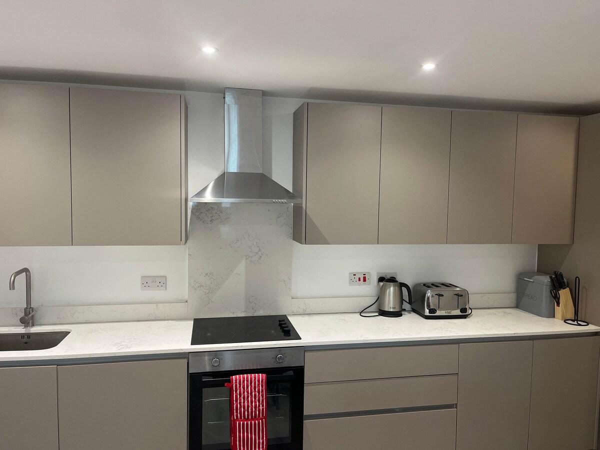 Modern 1 bedroom Apt. 02 Town Centre Camberley4