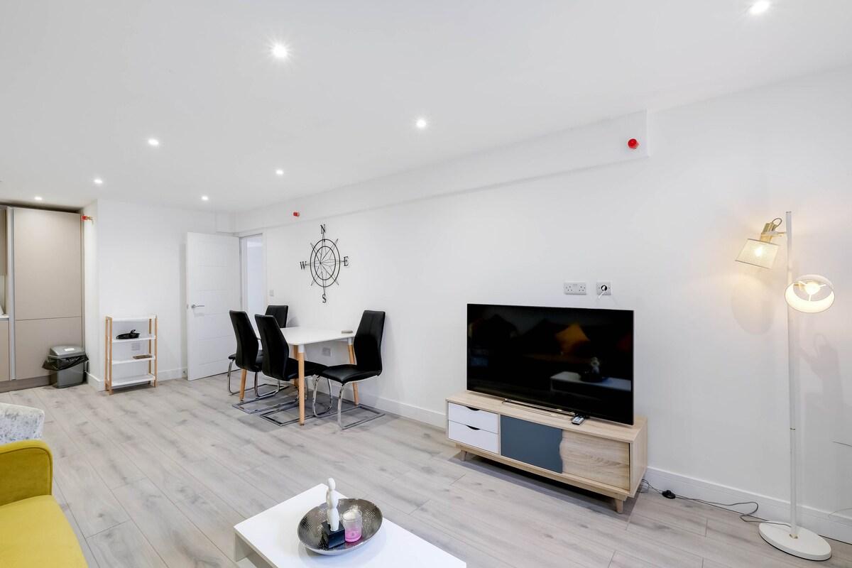 Modern 2 Bedrooms Apt. 05 Town Centre Camberley4