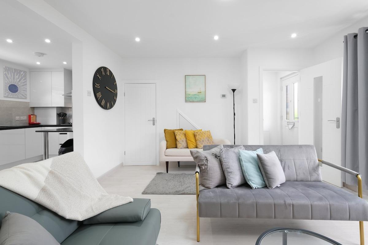 Denham Close  3 Bedroom, 1.5 Bathroom Home3