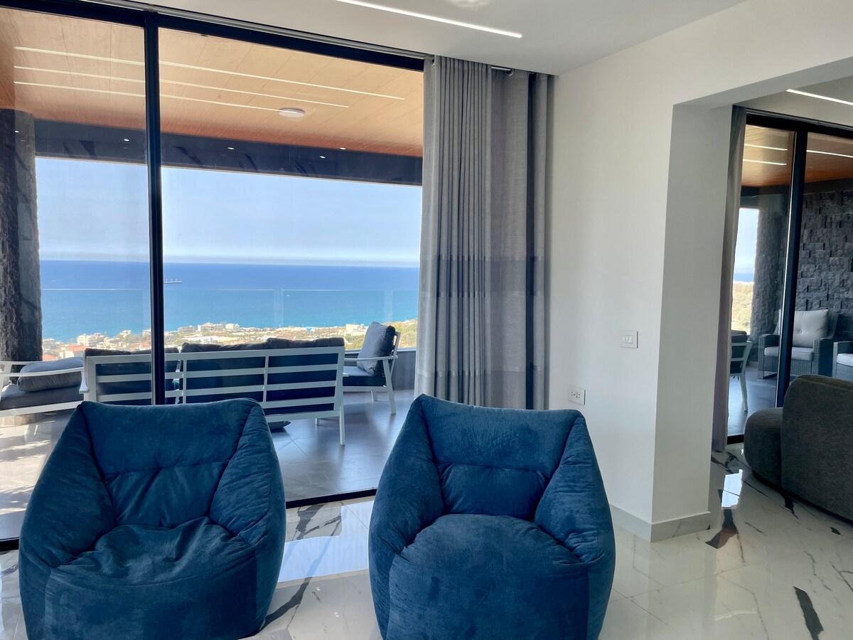 Luxury Coastal Stay with Stunning Ocean Views4