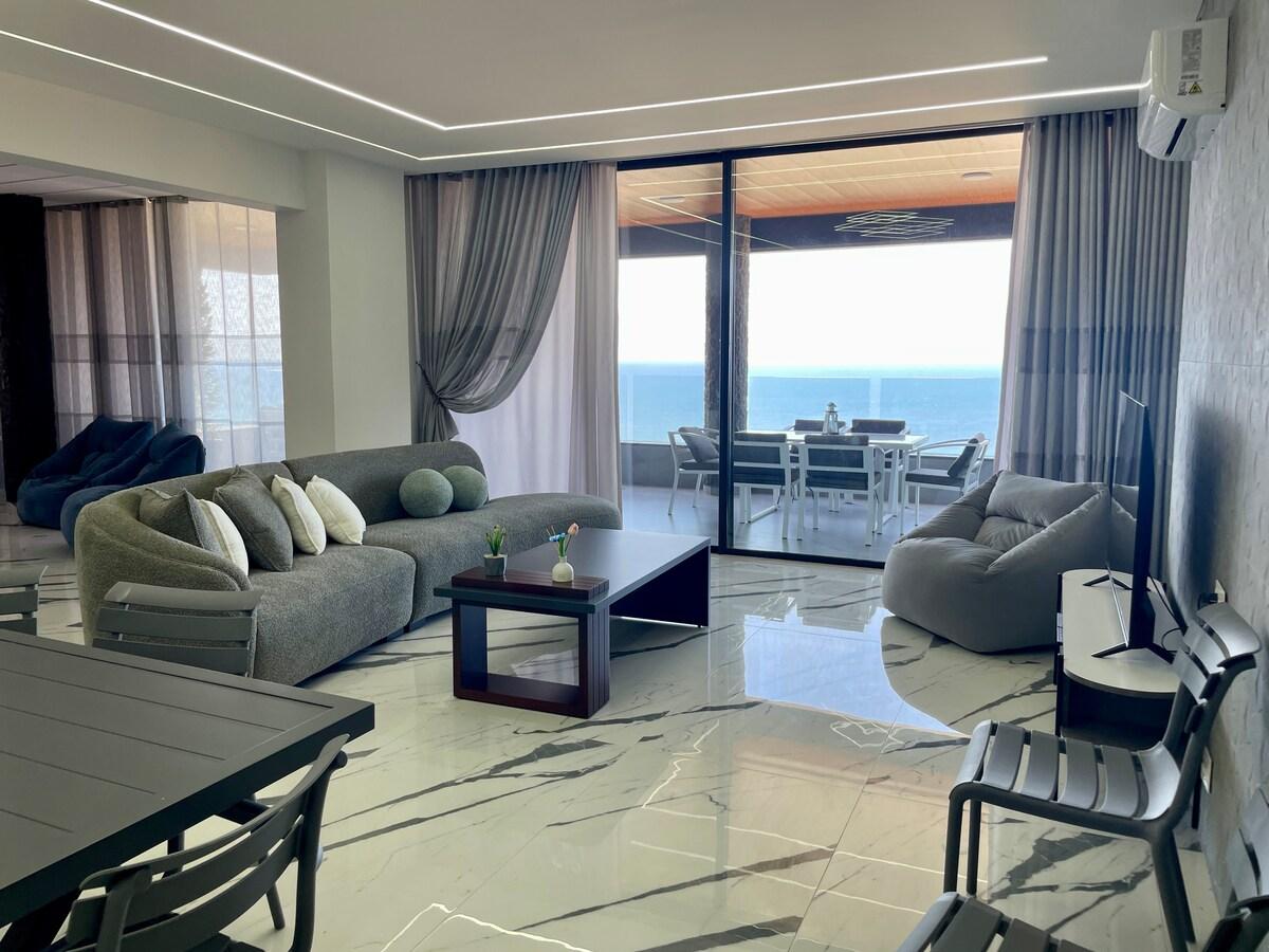 Luxury Coastal Stay with Stunning Ocean Views5