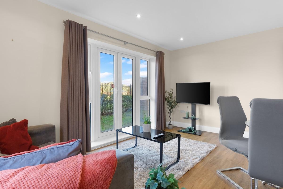 Heathrow Living Serviced Apt 01 by 360stay