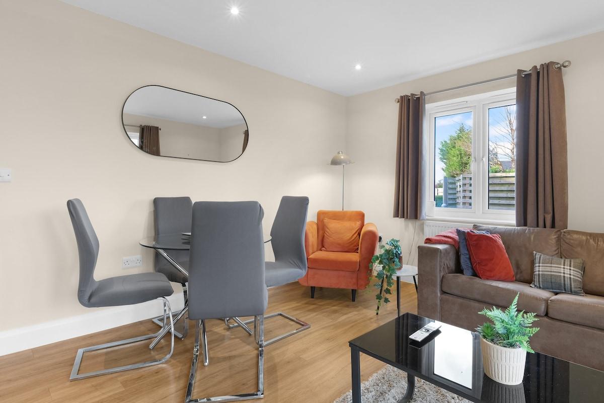 Heathrow Living Serviced Apt 01 by 360stay2