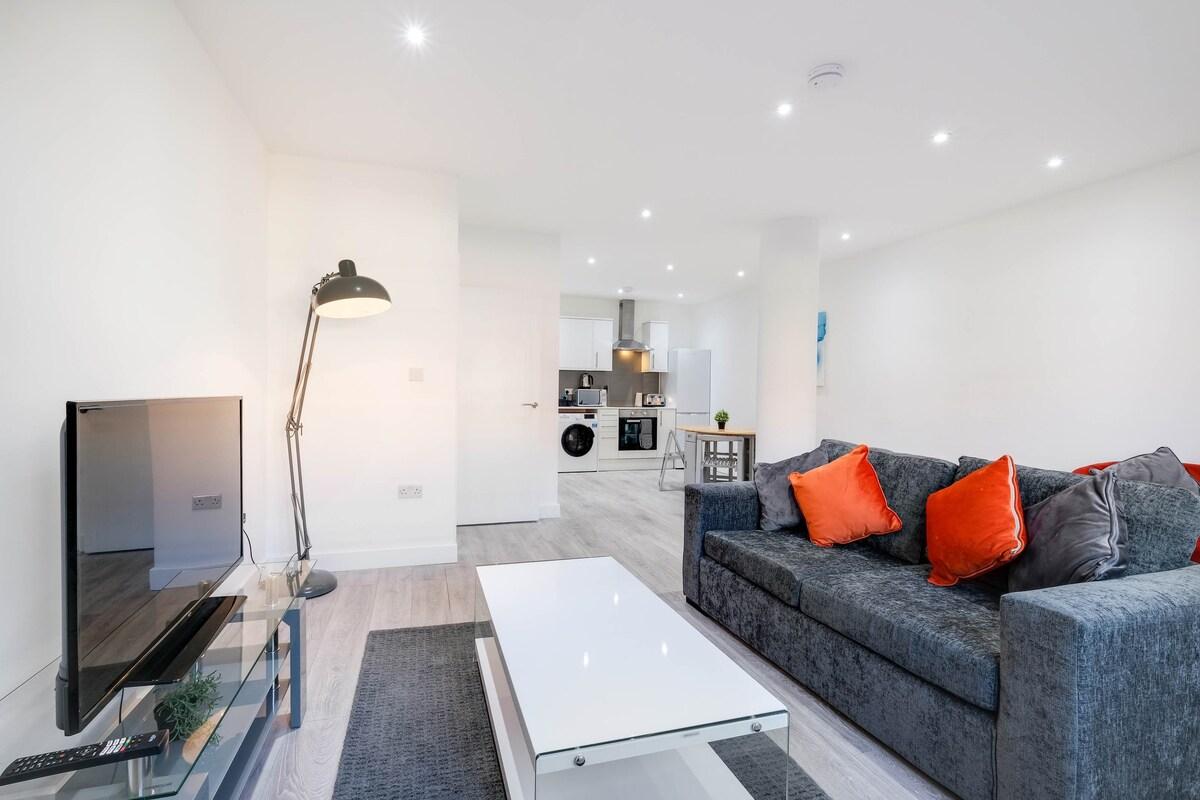 Corby Town Centre Serviced Apartment-01 with Wi-Fi6