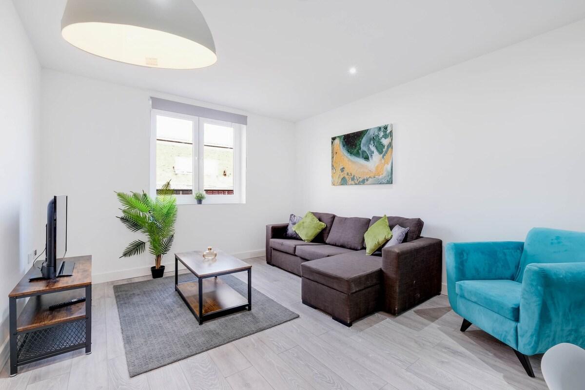 Corby Town Centre Serviced Apartment-03 with Wi-Fi