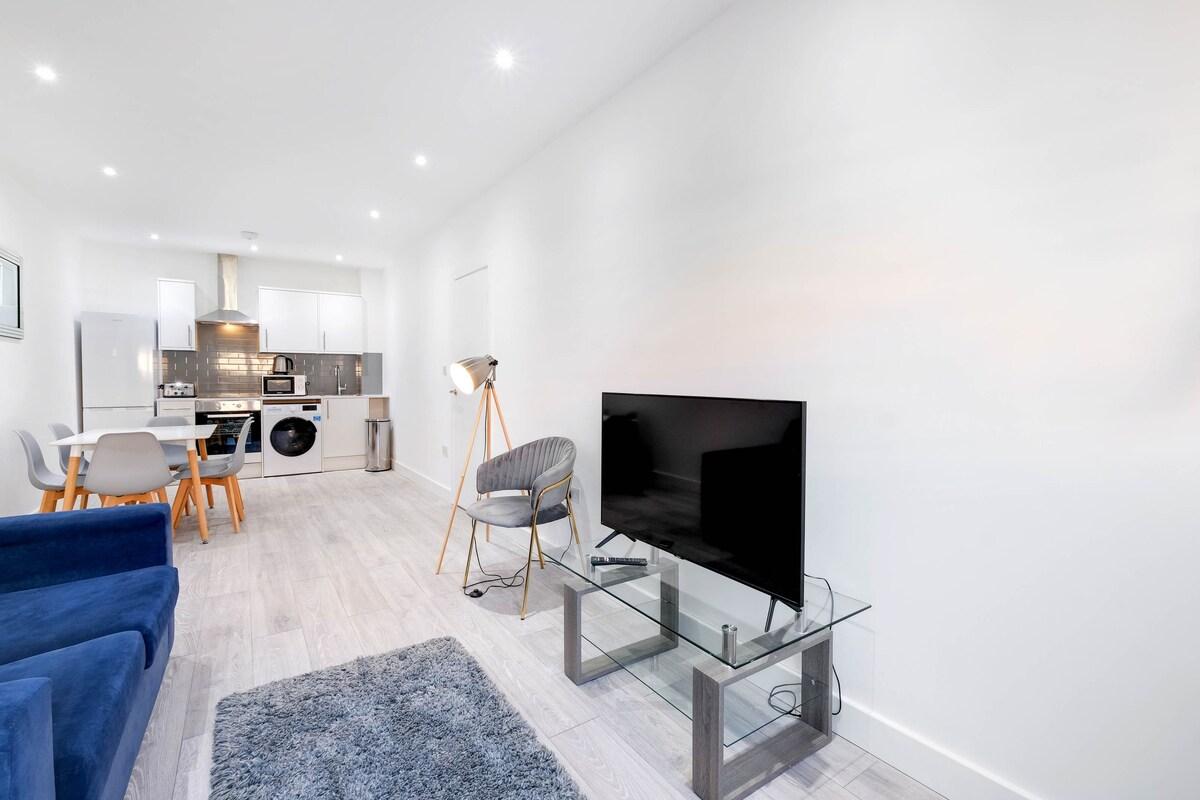 Corby Town Centre Serviced Apartment-02 with Wi-Fi6