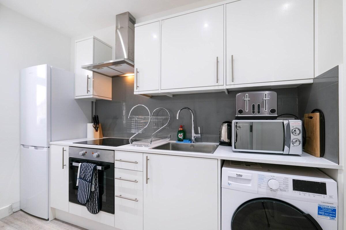 Corby Town Centre Serviced Apartment-04 with Wi-Fi6