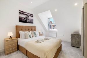 Modern 1 bedroom Apt. 06 Town Centre Camberley