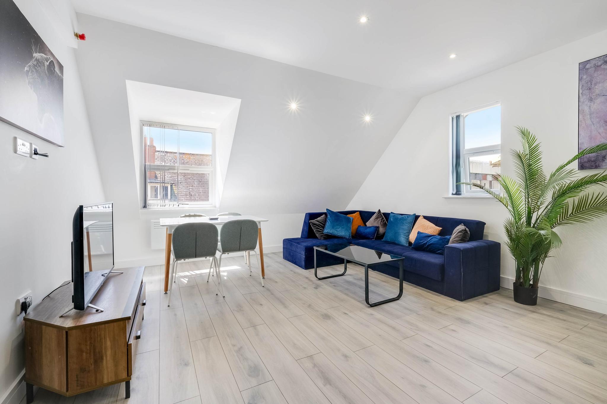 Modern 1 bedroom Apt. 06 Town Centre Camberley2