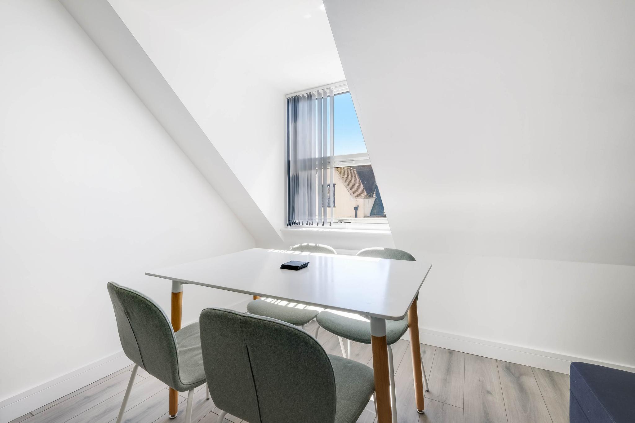 Modern 1 bedroom Apt. 06 Town Centre Camberley4