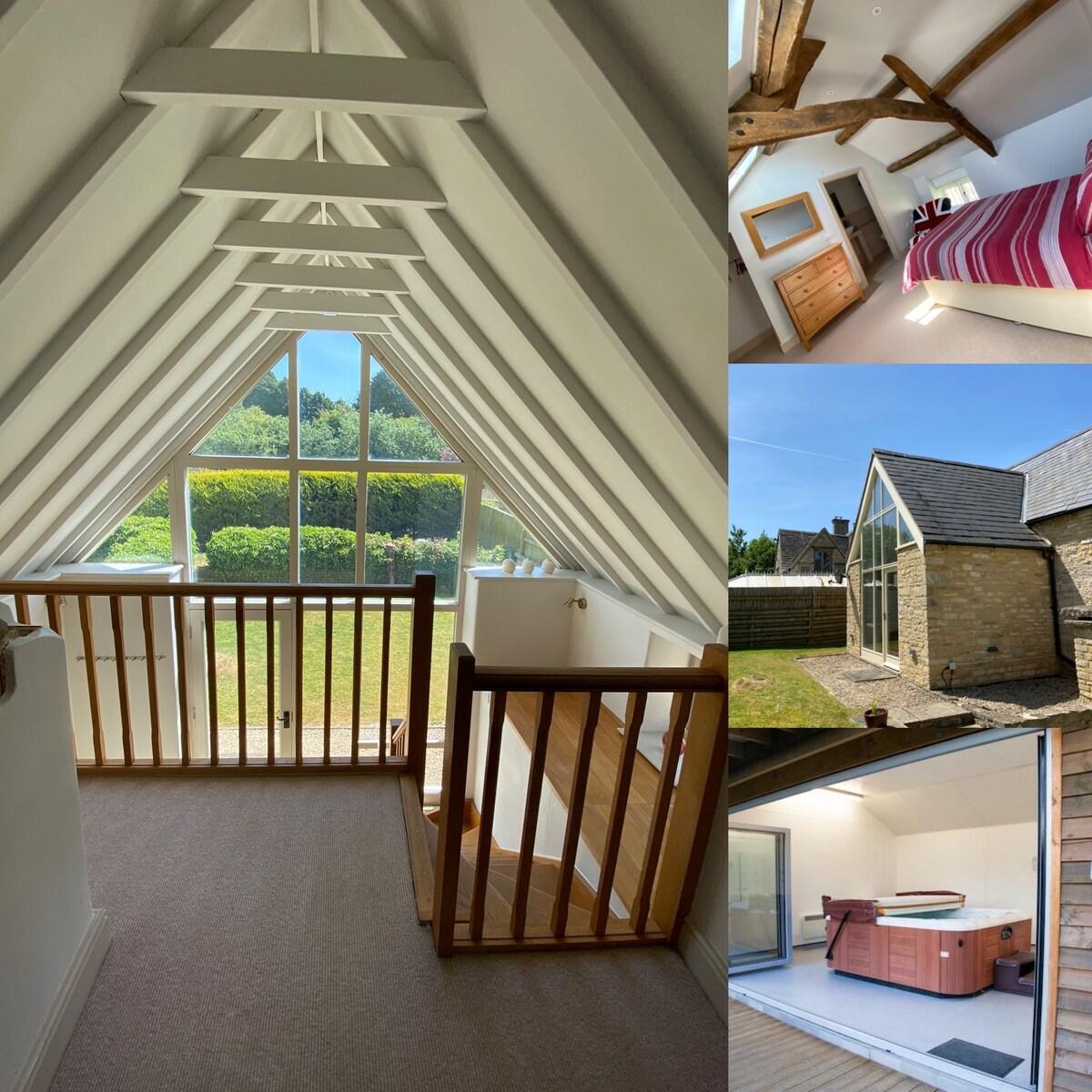 Malt Barn Holiday Home with 7 Bedrooms & Hot Tub3