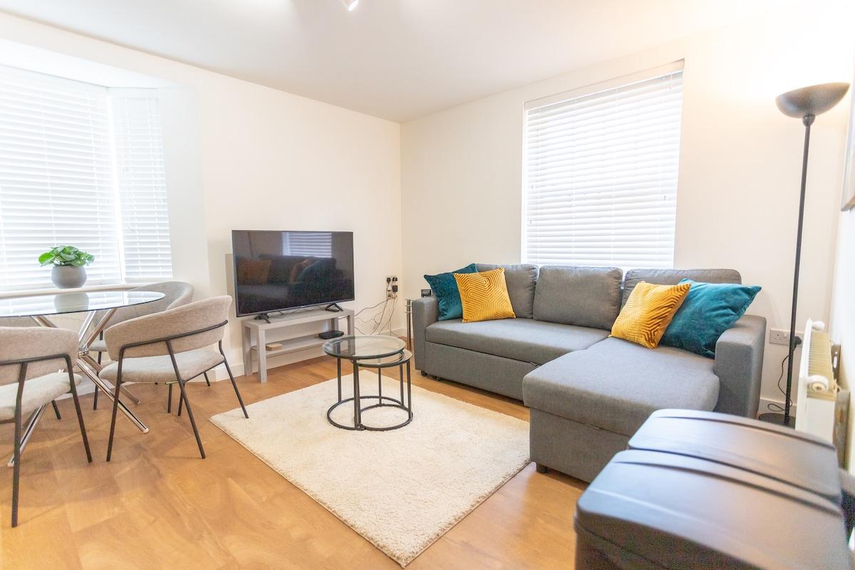 Pet-Friendly Ground-Floor 2BR | Near M1 & A421