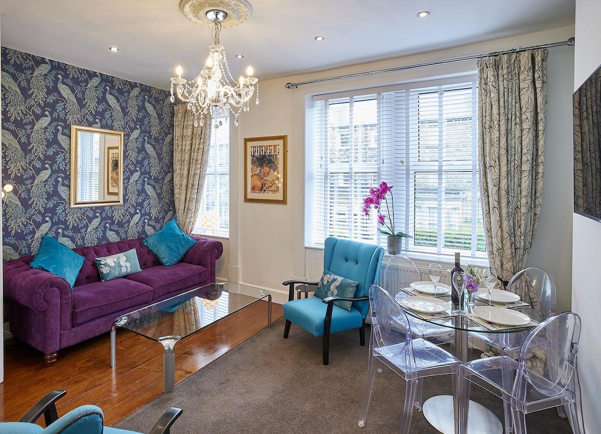 The Granville, 2 Bed Victorian Apartment + Parking