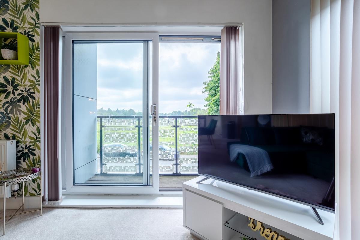 1BED | 1BATH * Great Views* Free WI-FI * Parking3