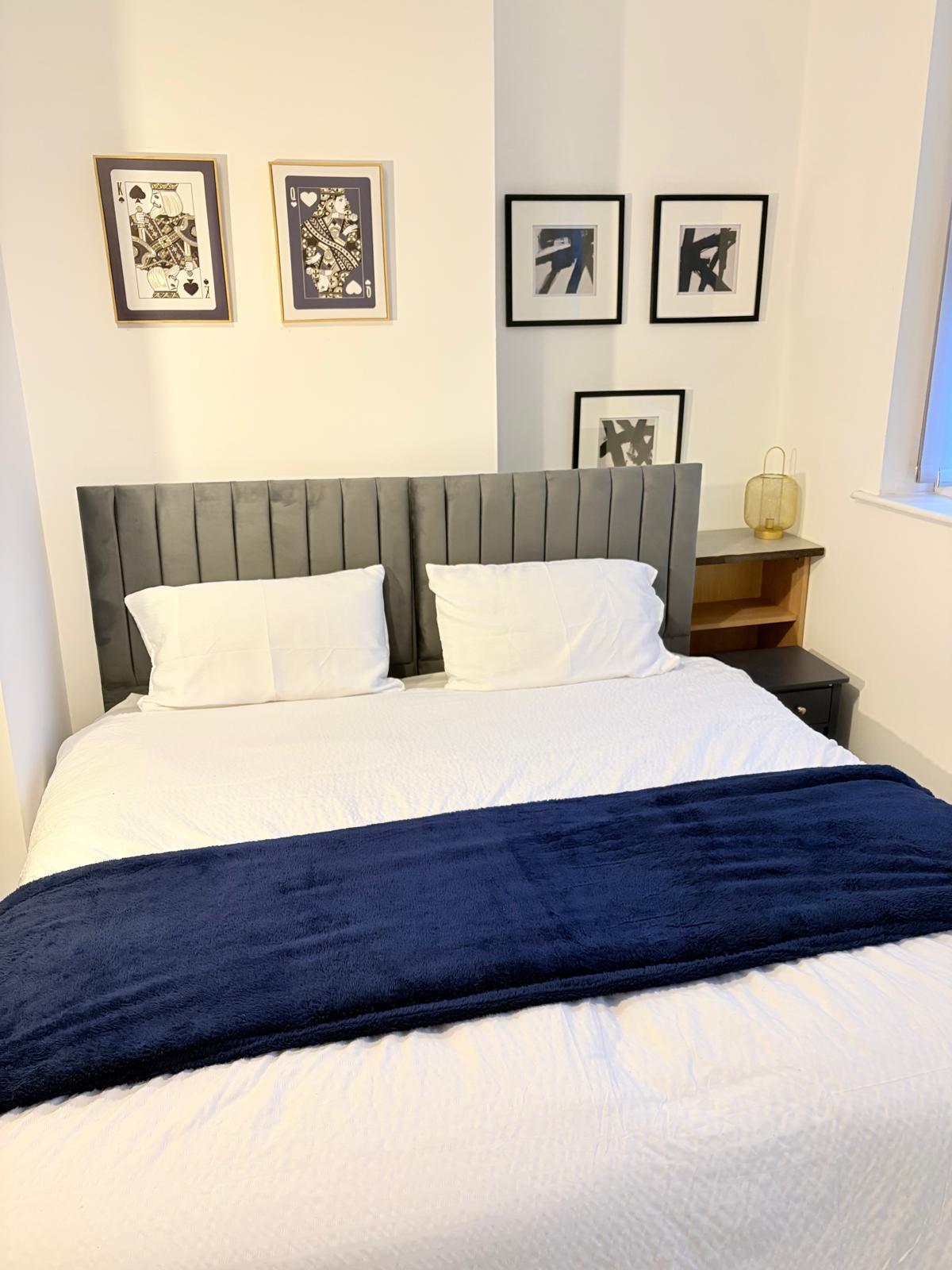 Ensuite flat 4 Wifi Smart TV Kitchenette Parking6