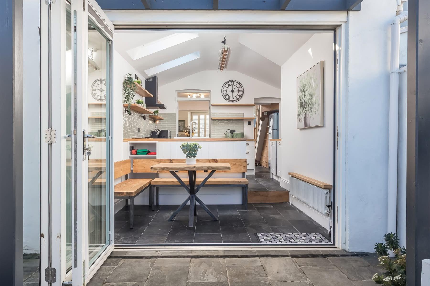 Premium 3BR Cottage: Sauna, EV, Newquay