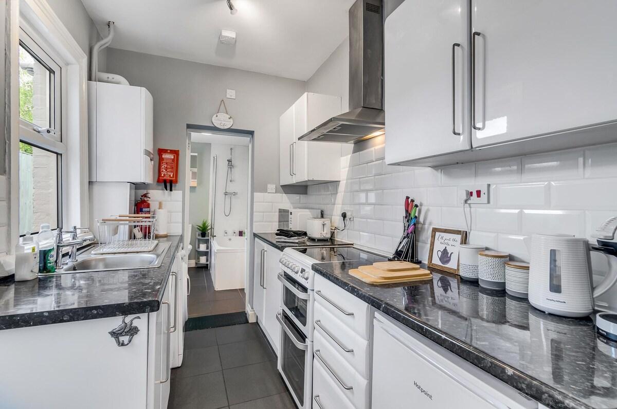 Cozy Norwich Stay Near Cathedral + Parking5