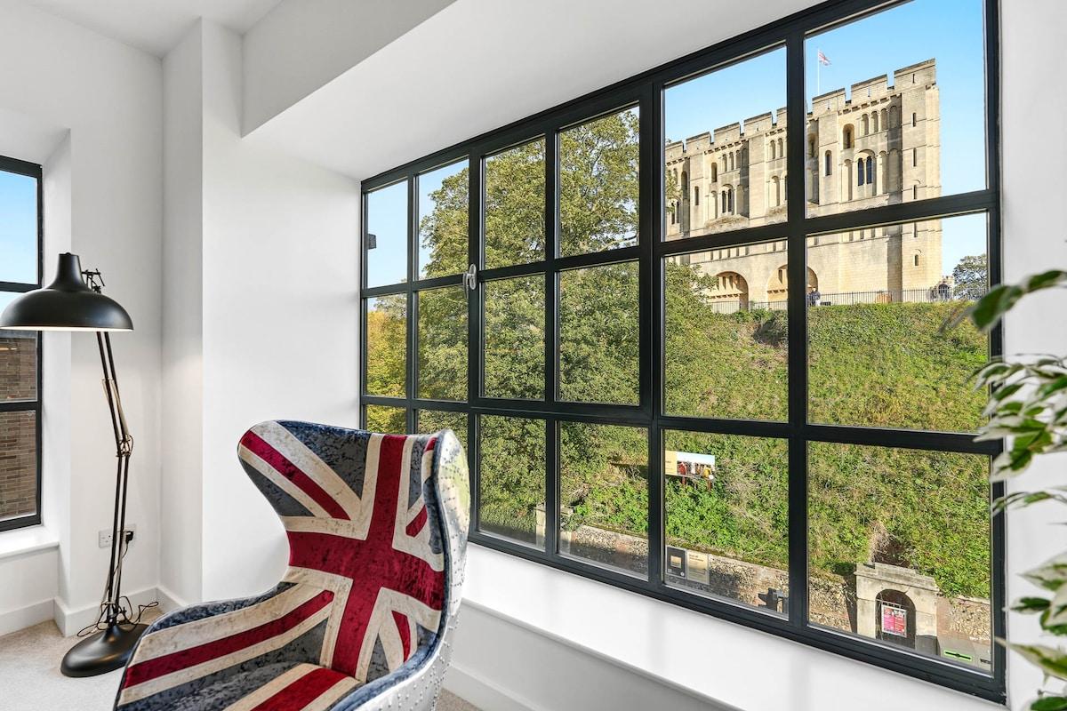Castle View by Ginger & Gold | Luxury Norwich Apt