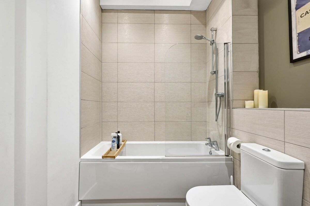 Castle View by Ginger & Gold | Luxury Norwich Apt4