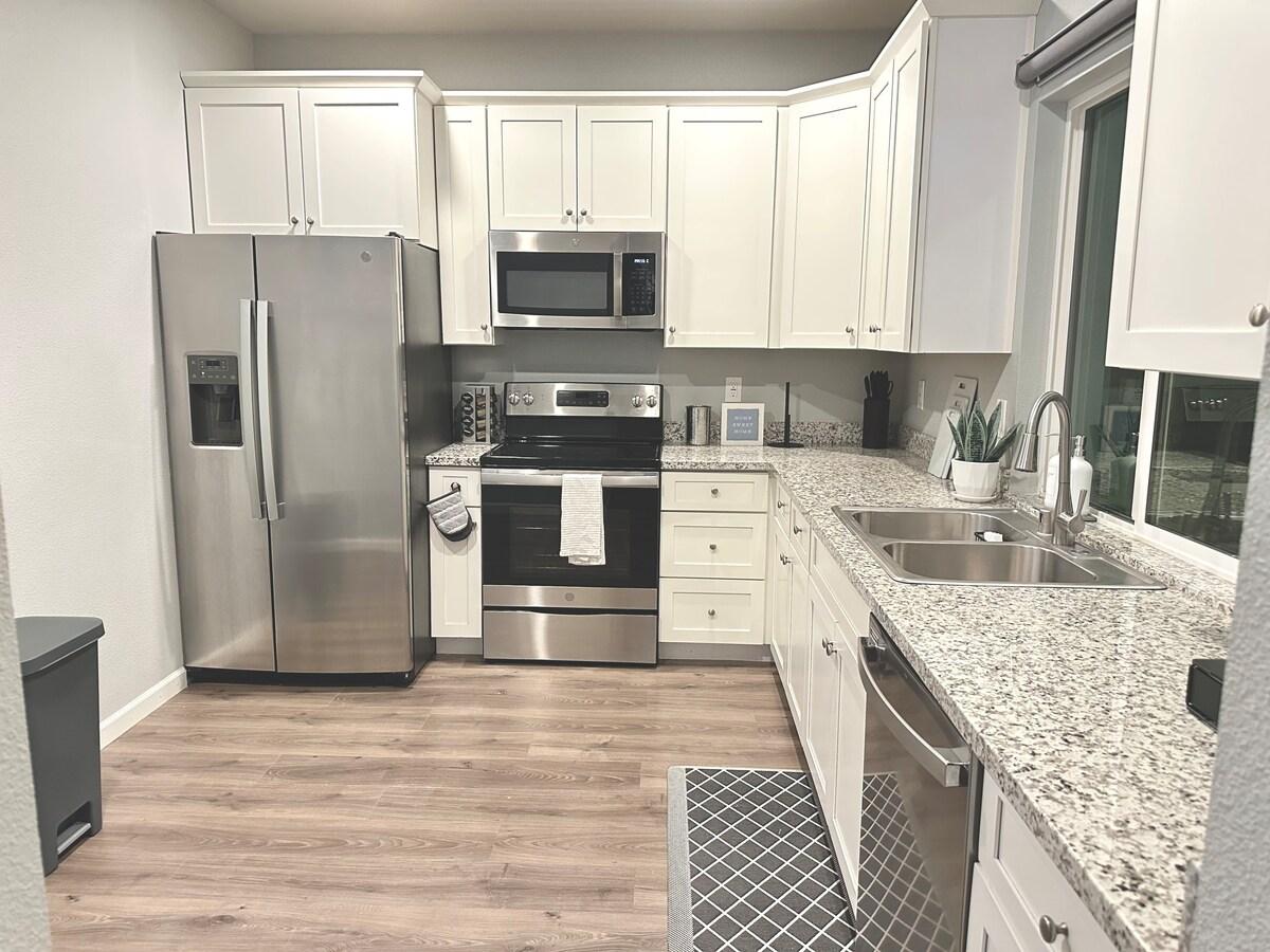 Cozy Home | Walk to UC Davis Med. | Near Midtown5