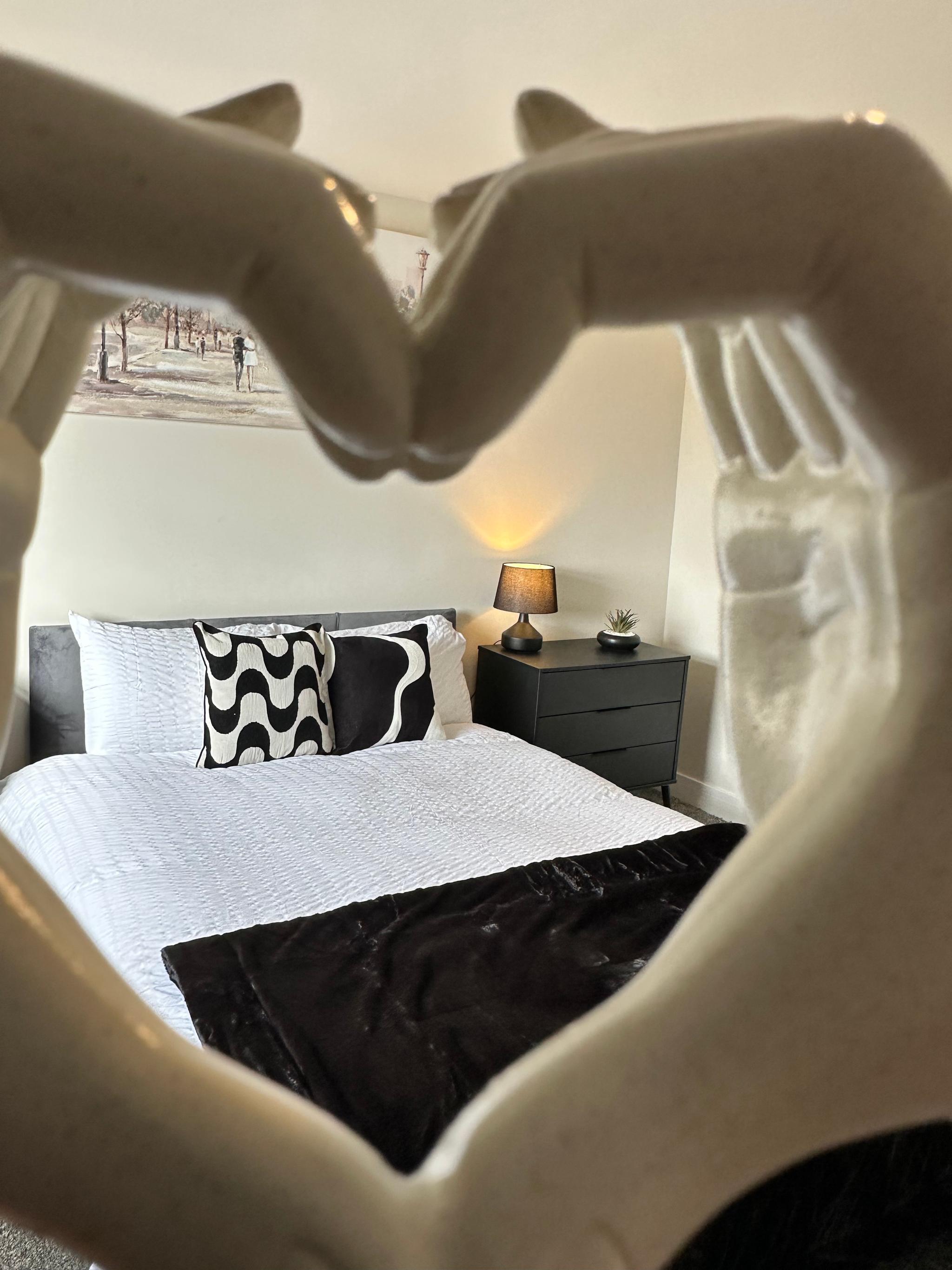 Modern 6 En-Suite Bedroom House Near Salt End.