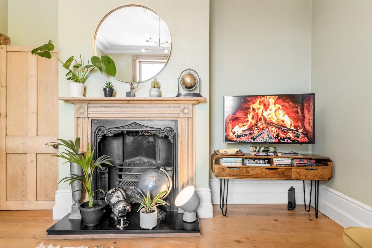 Comfortable Home near Norwich Castle w/ Workspace5