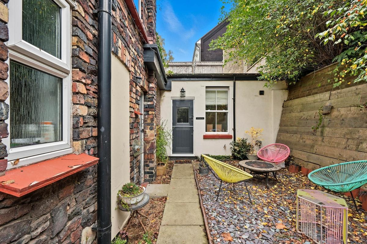 Cosy Ensuite Annex | Norwich Station | Long Stays