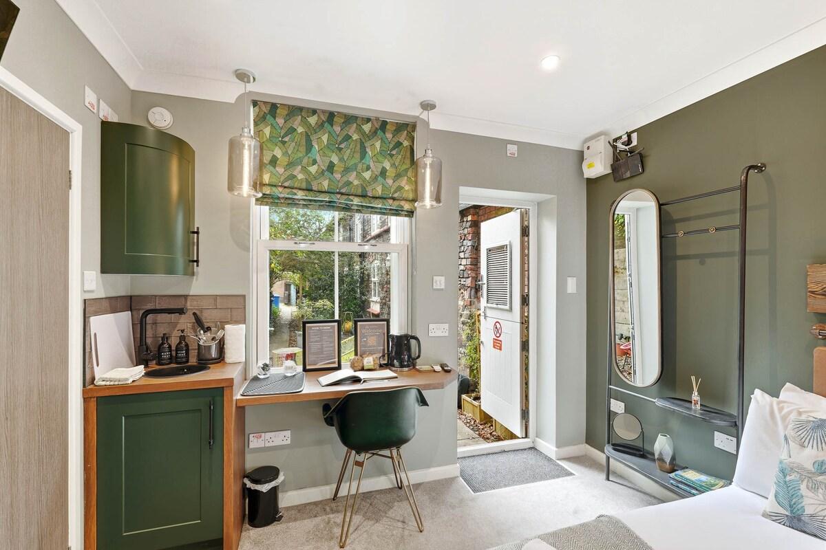 Cosy Ensuite Annex | Norwich Station | Long Stays2