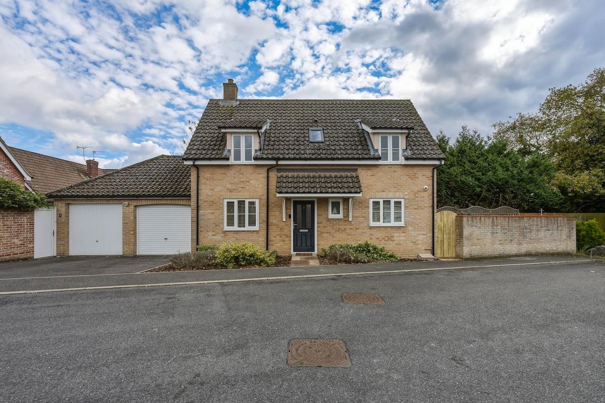 3BR Home | Garden | Near Hospital | Pet Friendly