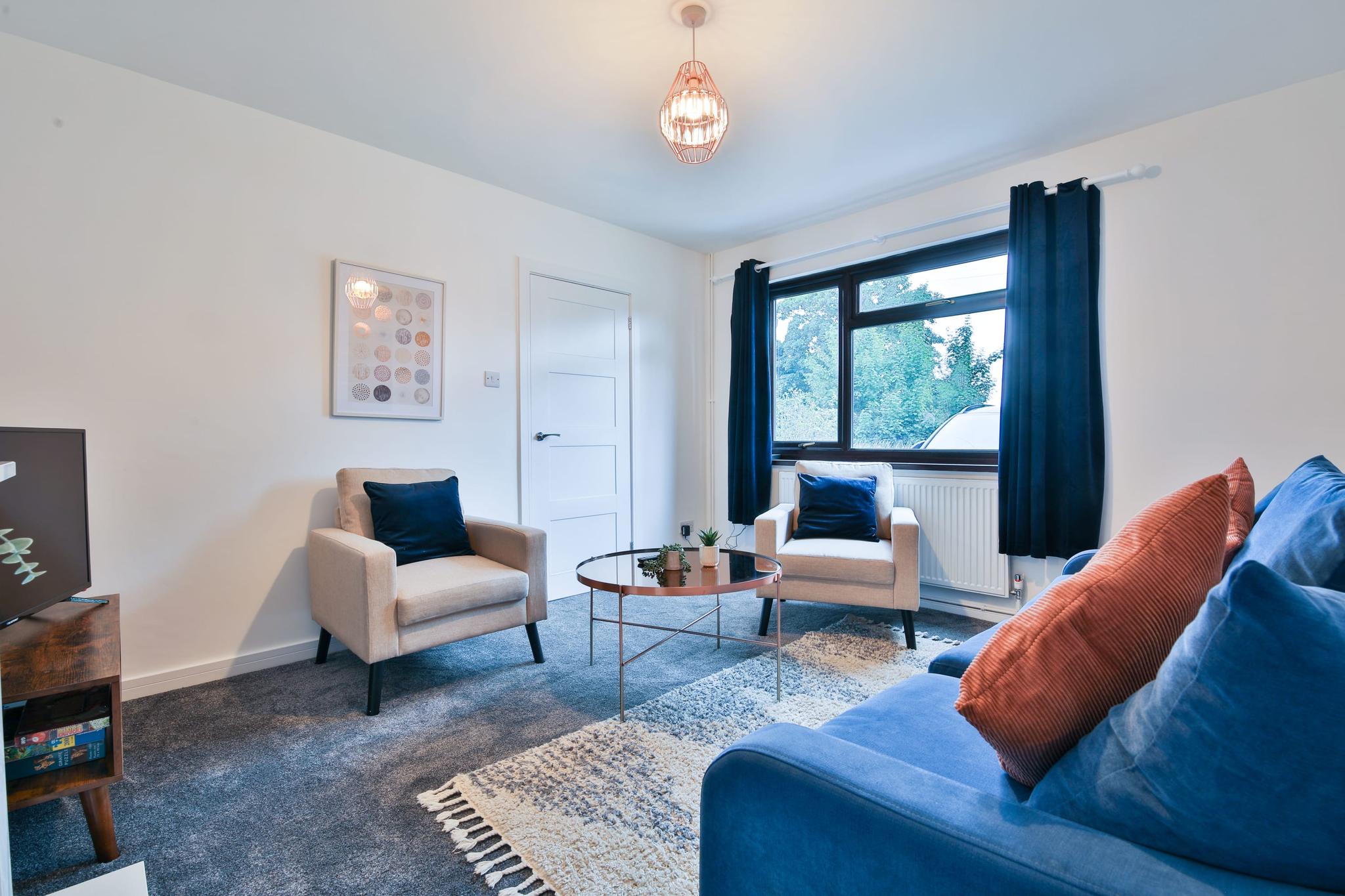 2 -4 Bed Family Home | Contractors, Parking, Wi-Fi