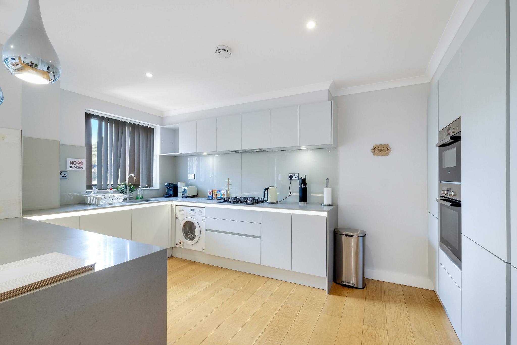 The Concord Modern 2 Bedroom Apartment - Apt. 083