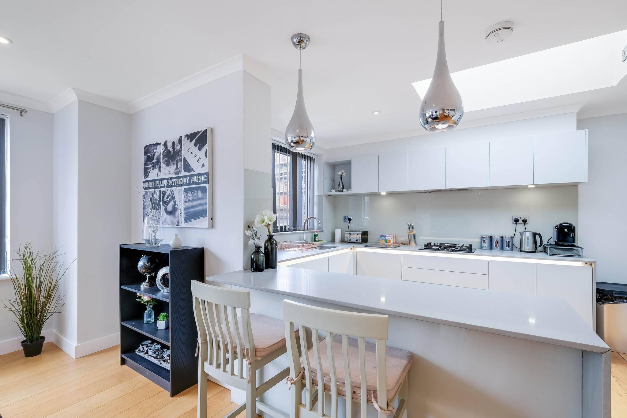 The Concord Modern 2 Bedroom Apartment - Apt. 124