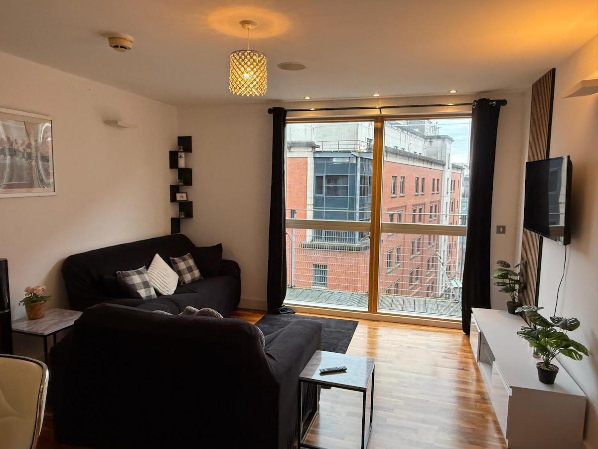 2 Bed Apartments: City Views & Balcony2